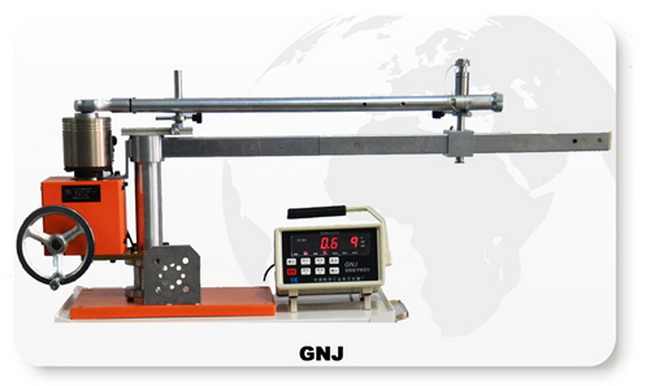 GNJ系列高精度扭矩扳子检定仪，是我公司在长期生产扭矩工具及扭矩工具检定仪器系列产品的成熟经验基础上，精心设计而推出的新一代扭矩工具检定产品，该产品硬件上采用了新型高速集成电路芯片，增加了数据存储功能，软件上采用了数字稳零、二阶数字滤波等一系列数据采集保真求真技术，保证了产品高精度计量性能的实现